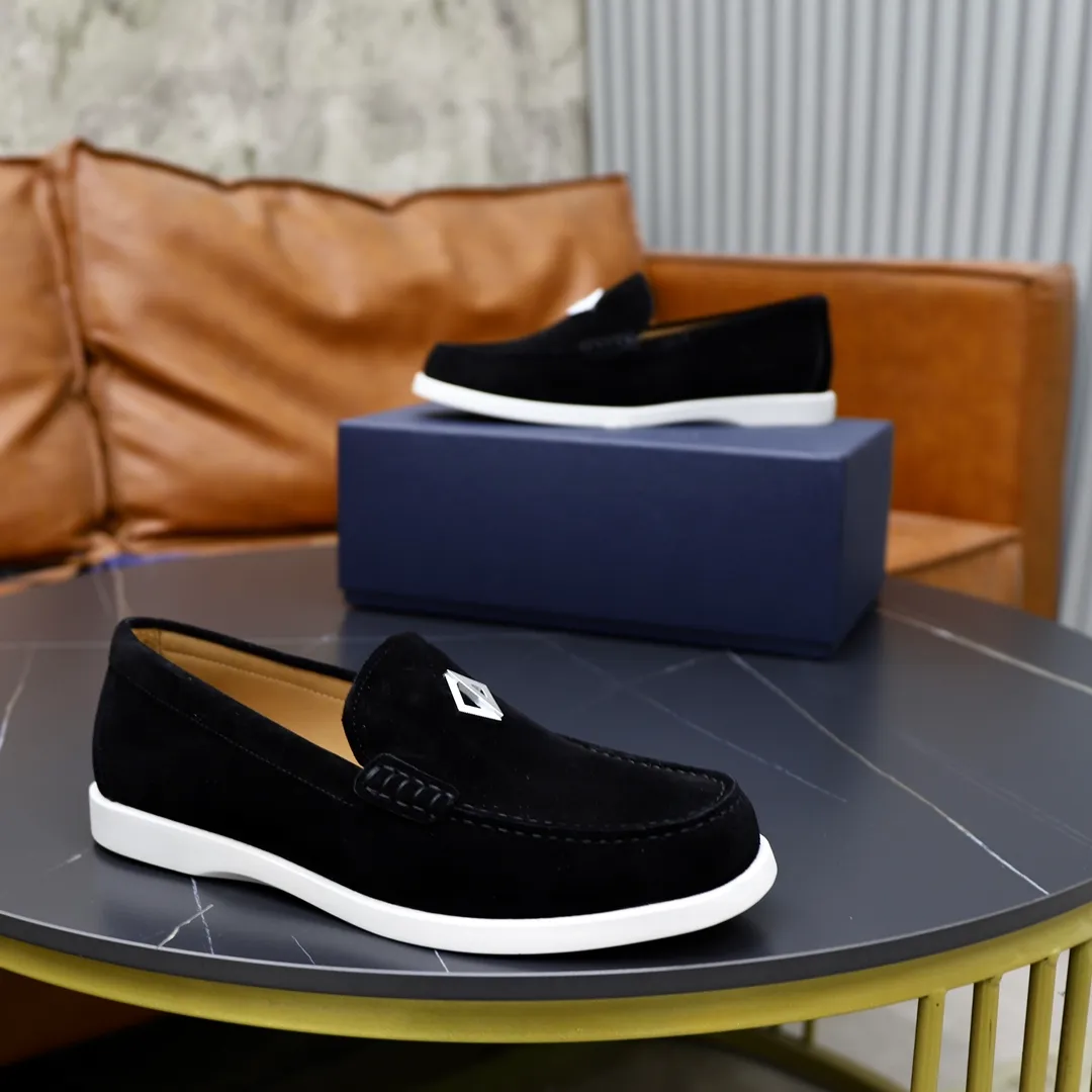 Ex-factory price: 540🙅‍♂️🙅‍♂️🙅‍♂️ Brand: Dior DIOR Standard code: Men's code 38/44 (45 can be customized) Grade: Same as the official website Material: Original cowhide stitching, cowhide lining, original TPU wear-resistant soft outsole Style categories: Leisure and sports version, footwear for driving, young fashion, European and American trends, British style Color: actual picture color